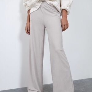 ZARA - Light Weight Wide Leg Elastic Waistband Pant in Grey - Size : M